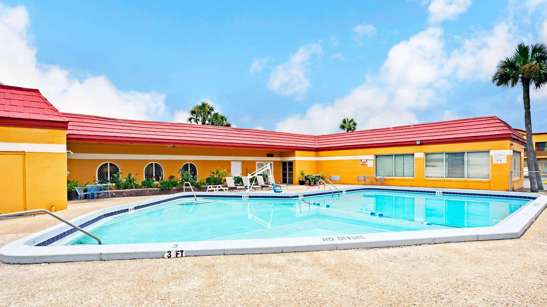 5 Smart Resorts Near Southside Estates Ball Park Worth Booking